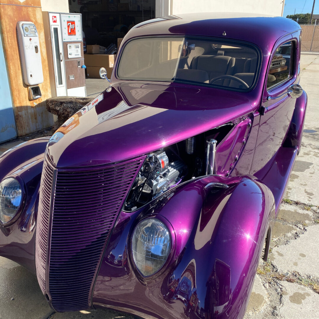 violet color car
